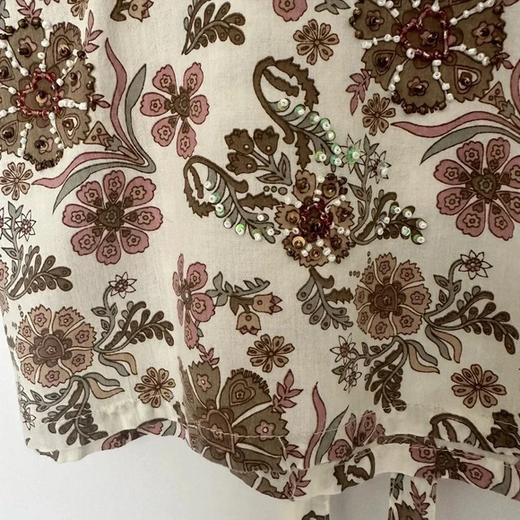 Women’s Cato blouse with beads on the front t and wrap tie in the back. Size L - Picture 9 of 13